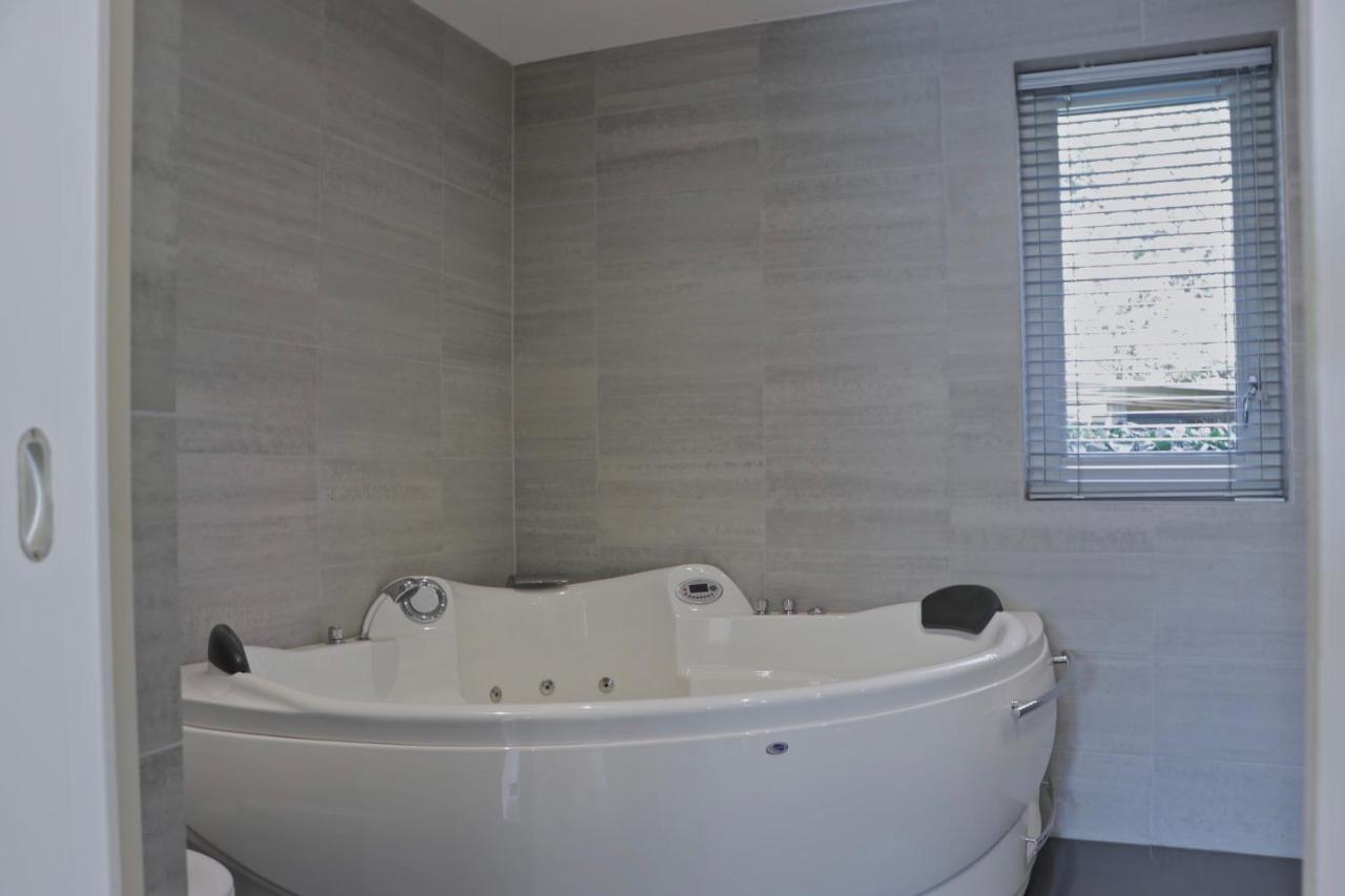 レリスタット Casa Lely Bed & Breakfast エクステリア 写真